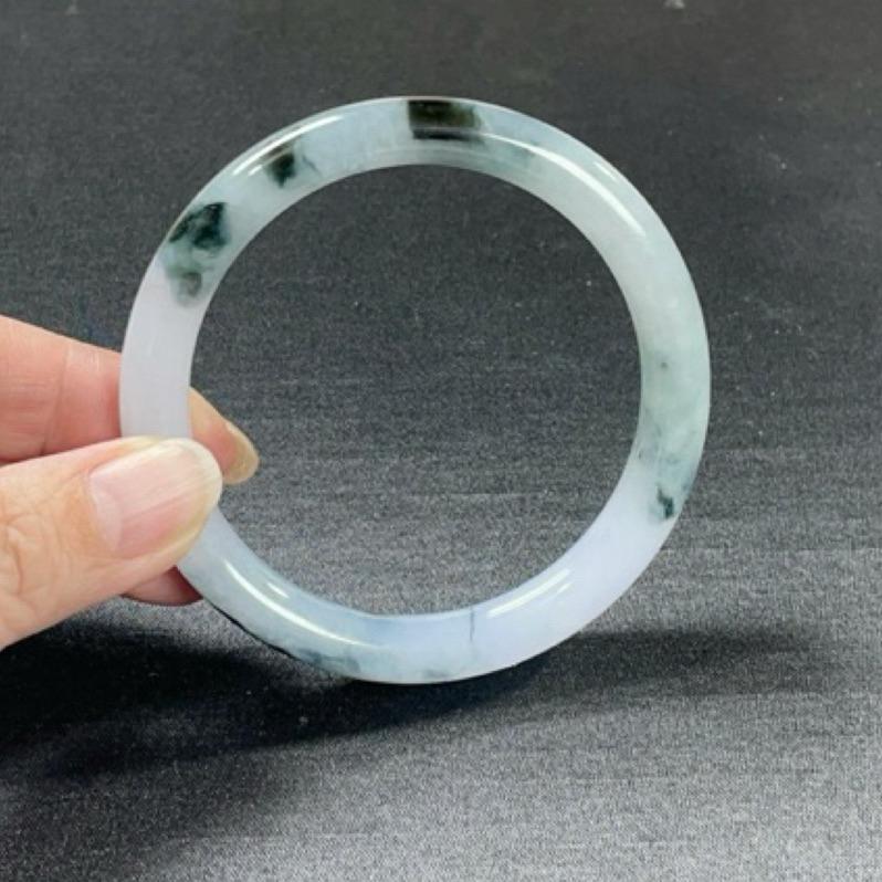 《Always9168輕奢珠寶》A84天然緬甸A貨翡翠手鐲福利冰紫深色藍花特色圓條57.3mm台灣鑑定證書-細節圖9