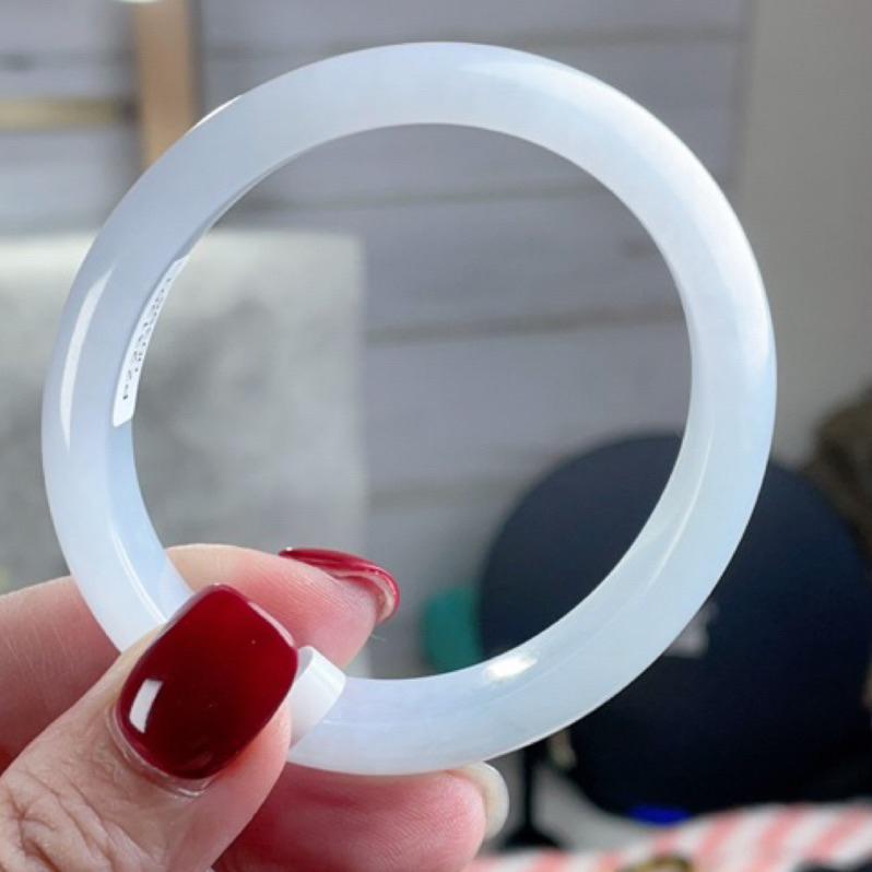 《Always9168輕奢珠寶》J38天然緬甸A貨翡翠手鐲 冰起膠完美 冰水藍貴妃鐲 圈口54+ 附台灣鑑定證書-細節圖6