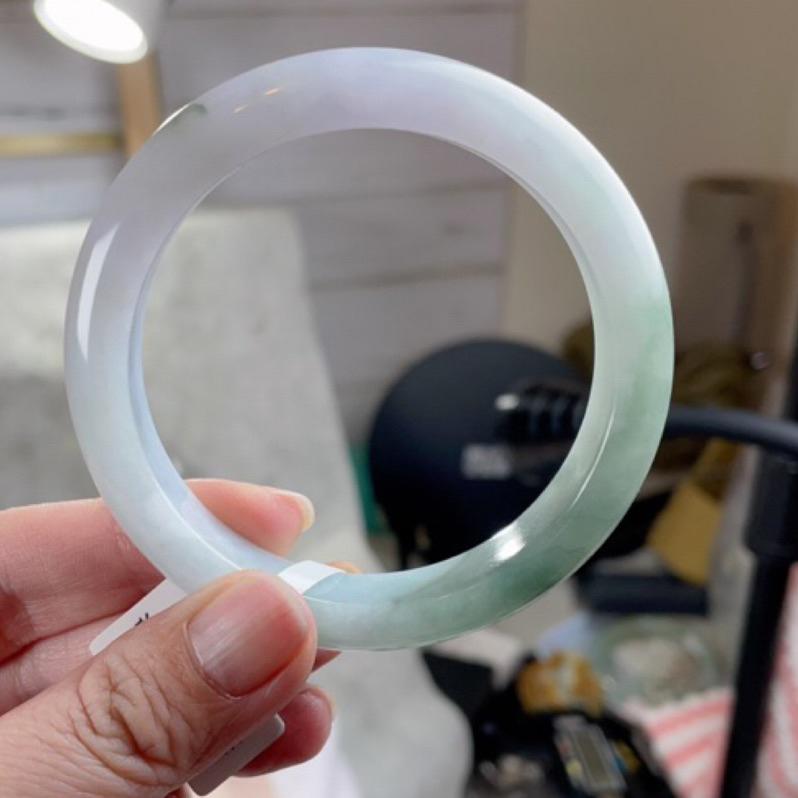 《Always9168輕奢珠寶》J74天然緬甸A貨翡翠 半山半水紫加綠飄陽綠手鐲 圈口 56.8+ 附台灣鑑定證書-細節圖7