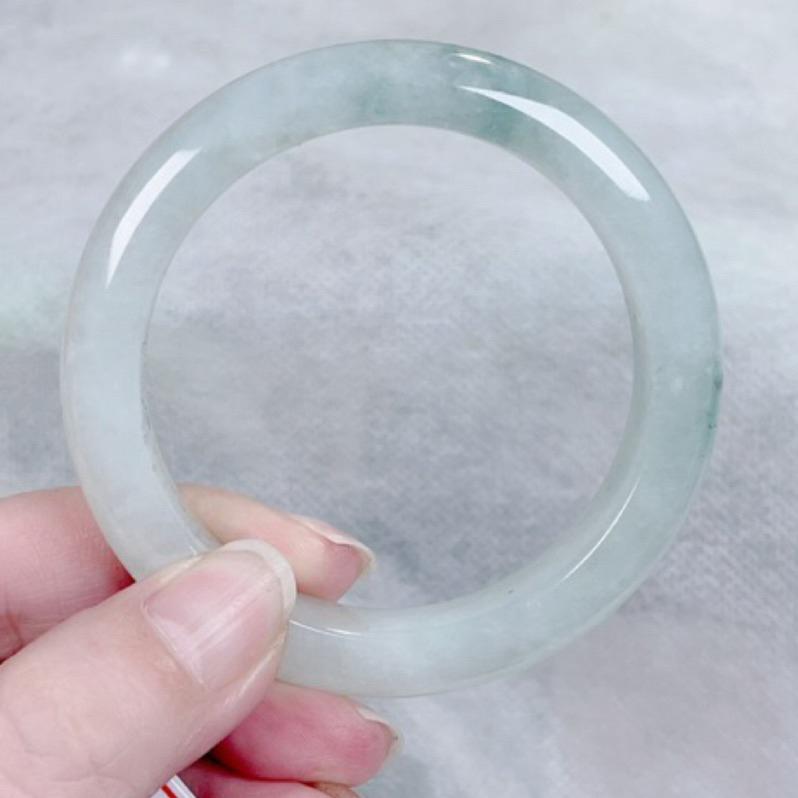 《Always9168輕奢珠寶》J49天然緬甸A貨翡翠手鐲 果綠飄蘭花 圈口52+ 平安鐲 細膩完美 附台灣鑑定證書-細節圖8