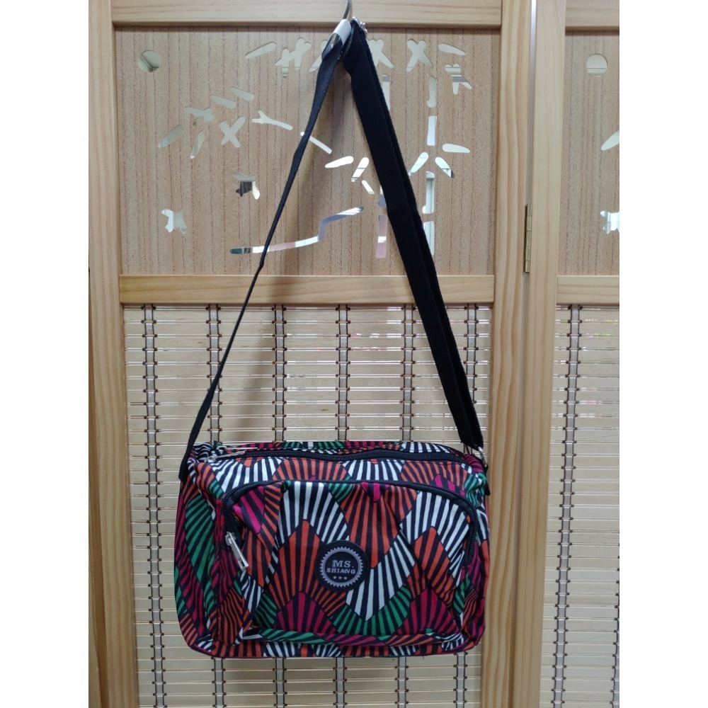 MS.SHIANG簡約大容量斜背包 台灣設計師自創品牌-細節圖3