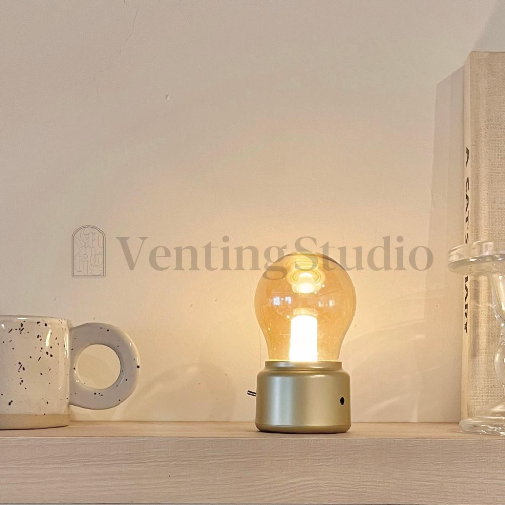 🌵 𝐕𝐞𝐧𝐭𝐢𝐧𝐠 𝐒𝐭𝐮𝐝𝐢𝐨 🌵 | 現貨 | 英式復古燈泡小夜燈 無線小夜燈 床頭燈 氣氛燈 USB充電-細節圖2