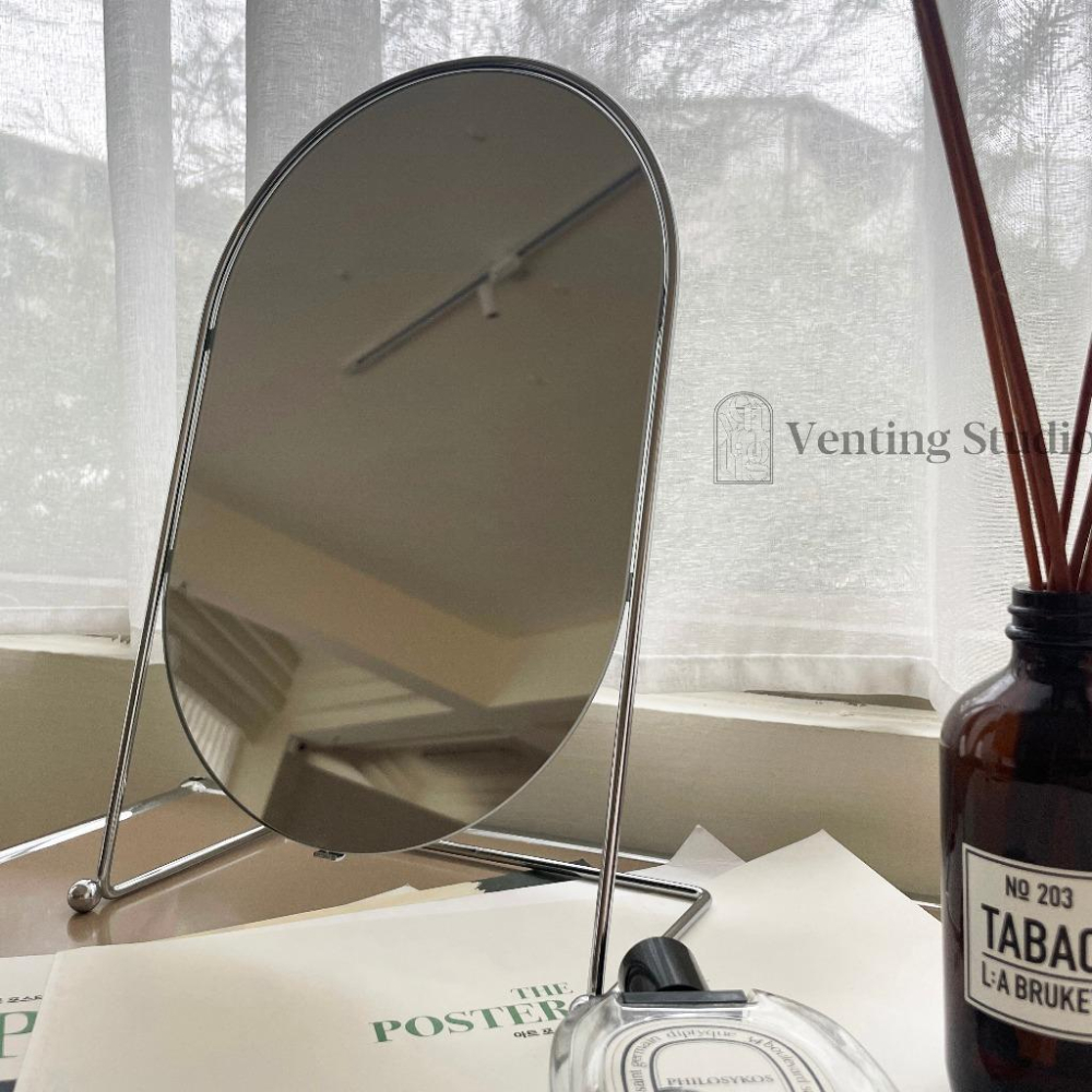 🌵 𝐕𝐞𝐧𝐭𝐢𝐧𝐠 𝐒𝐭𝐮𝐝𝐢𝐨 🌵  | 現貨 | 韓系金屬化妝鏡 立鏡 桌鏡 居家生活 居家擺設-細節圖2