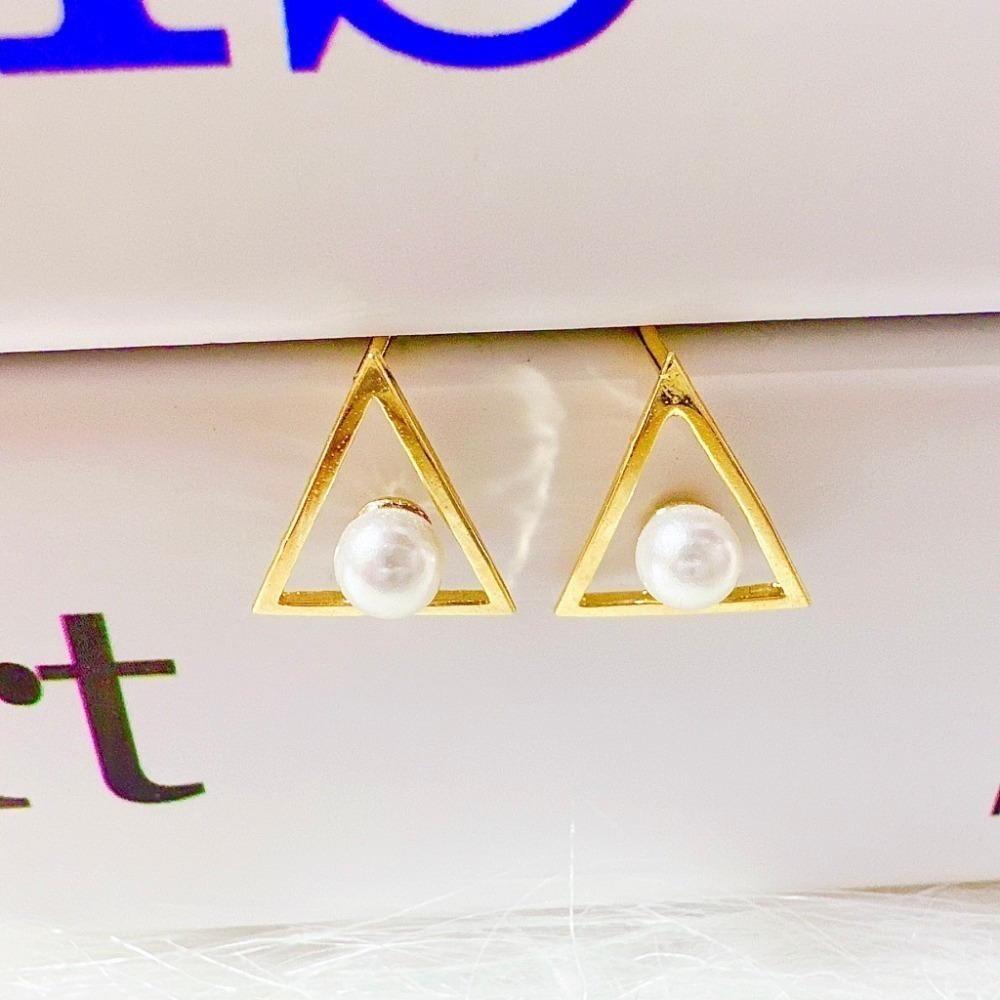 【正韓 925純銀 珍珠三角形耳環 】韓國飾品 韓國耳環 耳飾 氣質簡約 女生飾品 時尚配件 // WA7208-規格圖4