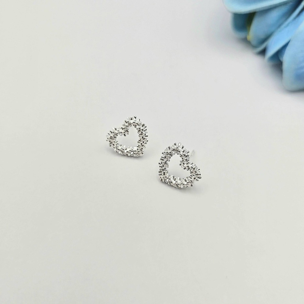 【925銀針 簡約愛心鏤空耳環】時尚百搭耳飾 ins風網美推薦 熱門耳環耳釘 送禮必備 飾品 CA0202-細節圖3