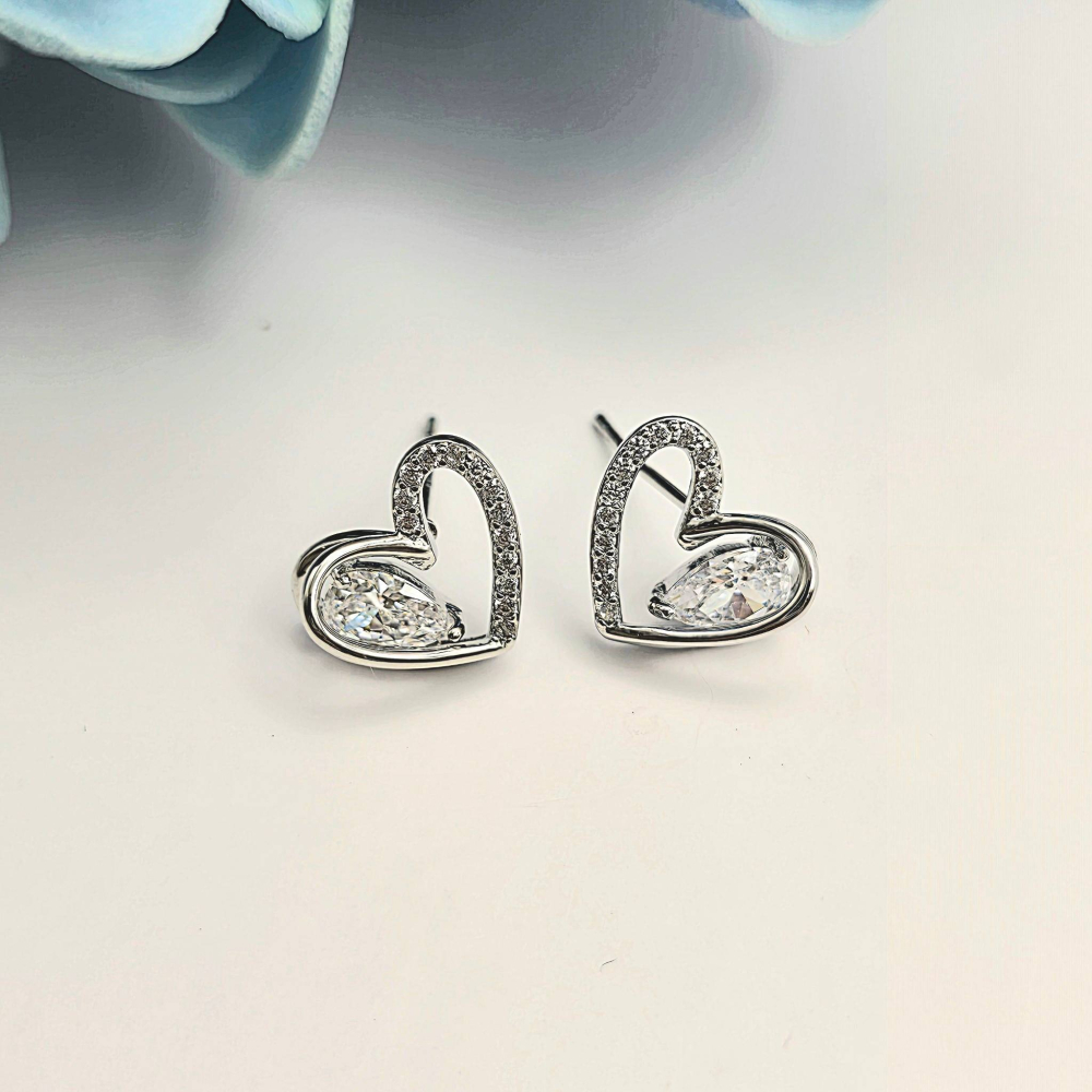 【正韓 S925銀針 愛心水鑽鏤空耳環】  韓國熱賣飾品 氣質耳環 流行時尚耳飾 女生送禮推薦 WA7227-細節圖4