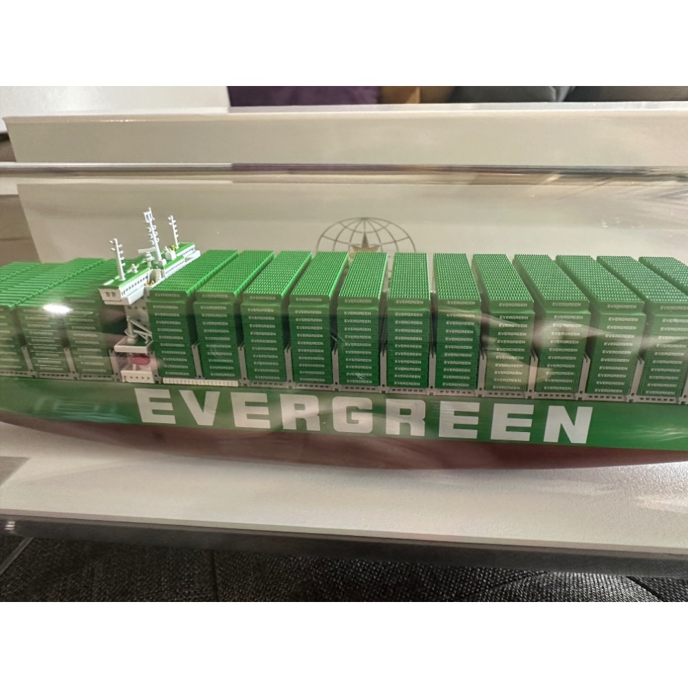 [長榮海運 正品開船了] 長榮新M type  最新貨櫃船模型-經典典藏~限量熱銷中-細節圖2