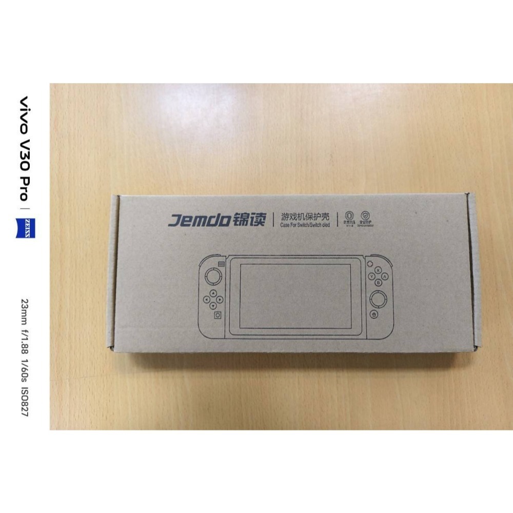 Switch OLED主機保護殼皮卡丘款式全新-細節圖2