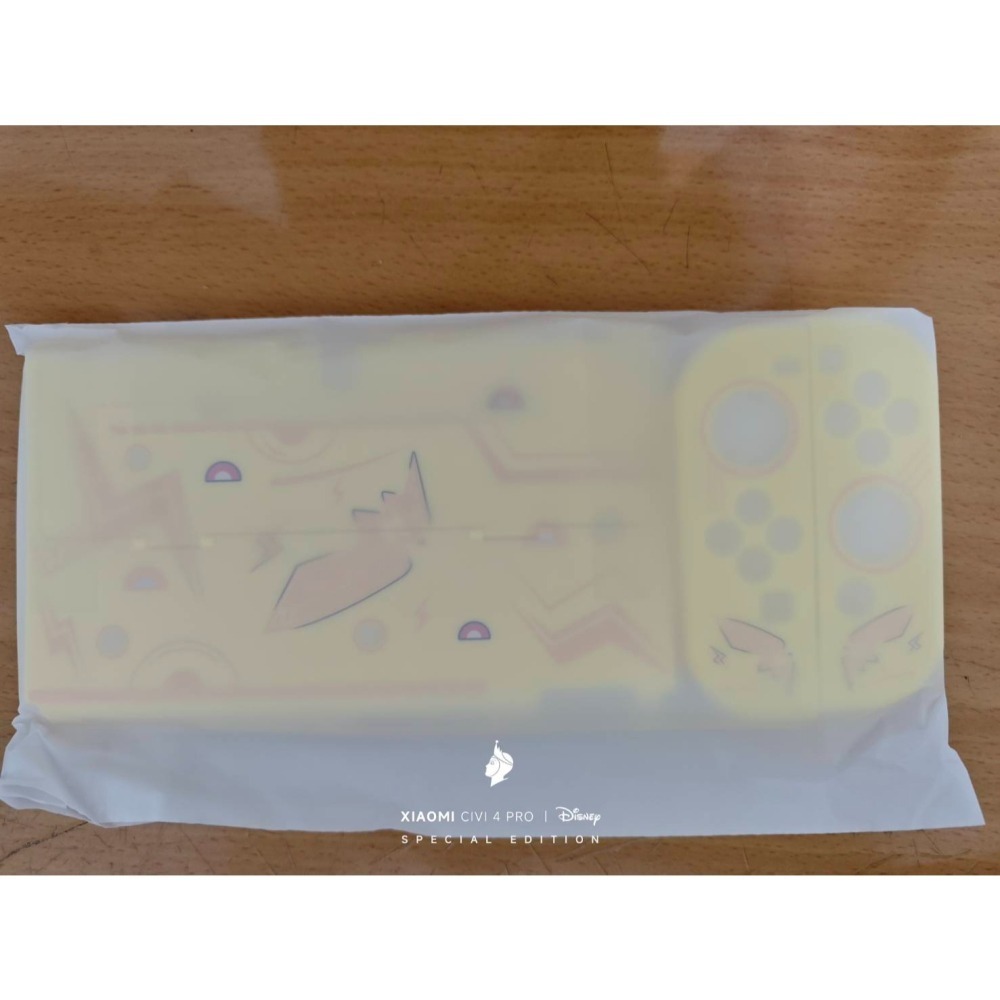 Switch OLED主機保護殼皮卡丘款式全新-細節圖3