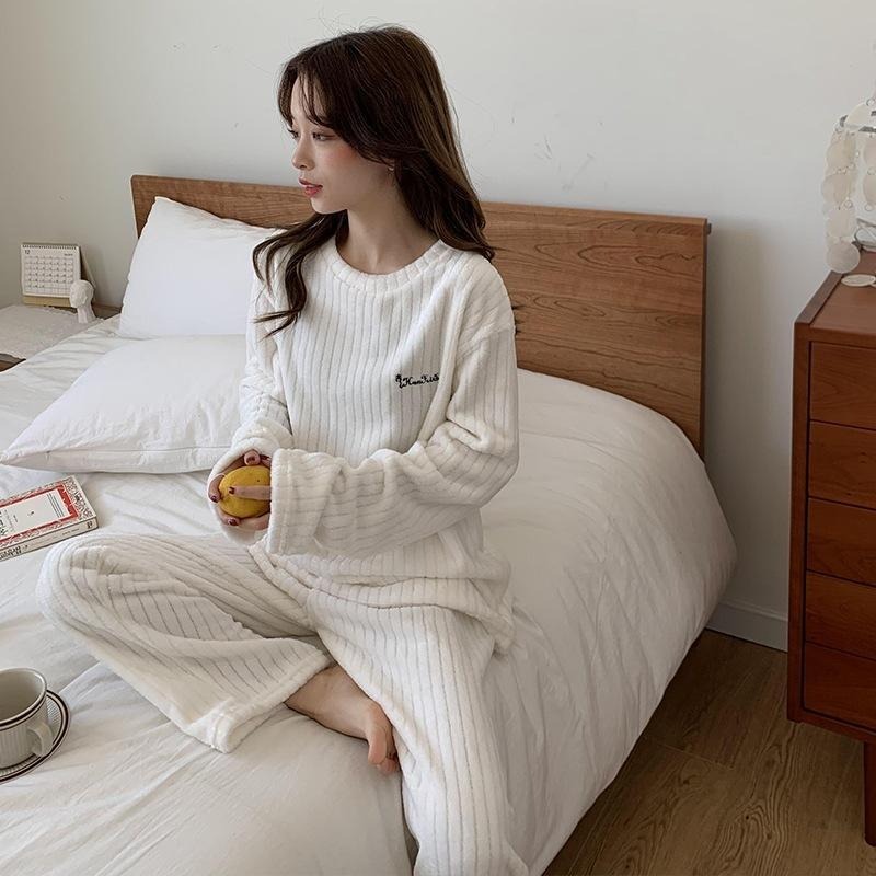 【D.studio】韓版休閒居家珊瑚絨睡衣套裝 長袖上衣 長袖t恤 衣服 女裝 上衣 寬褲 褲子-細節圖7