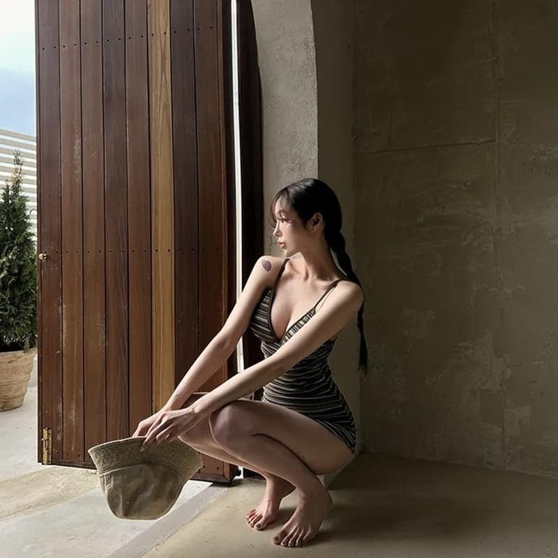 【D.studio】韓版露背V領條紋連身泳衣【S133】-細節圖3