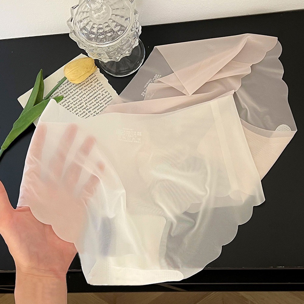 【D.studio】超薄裸感3D一片式無痕冰絲面膜內褲 中腰三角褲 冰絲無痕涼感內褲 素色內褲 無痕內褲 【U20】-細節圖5