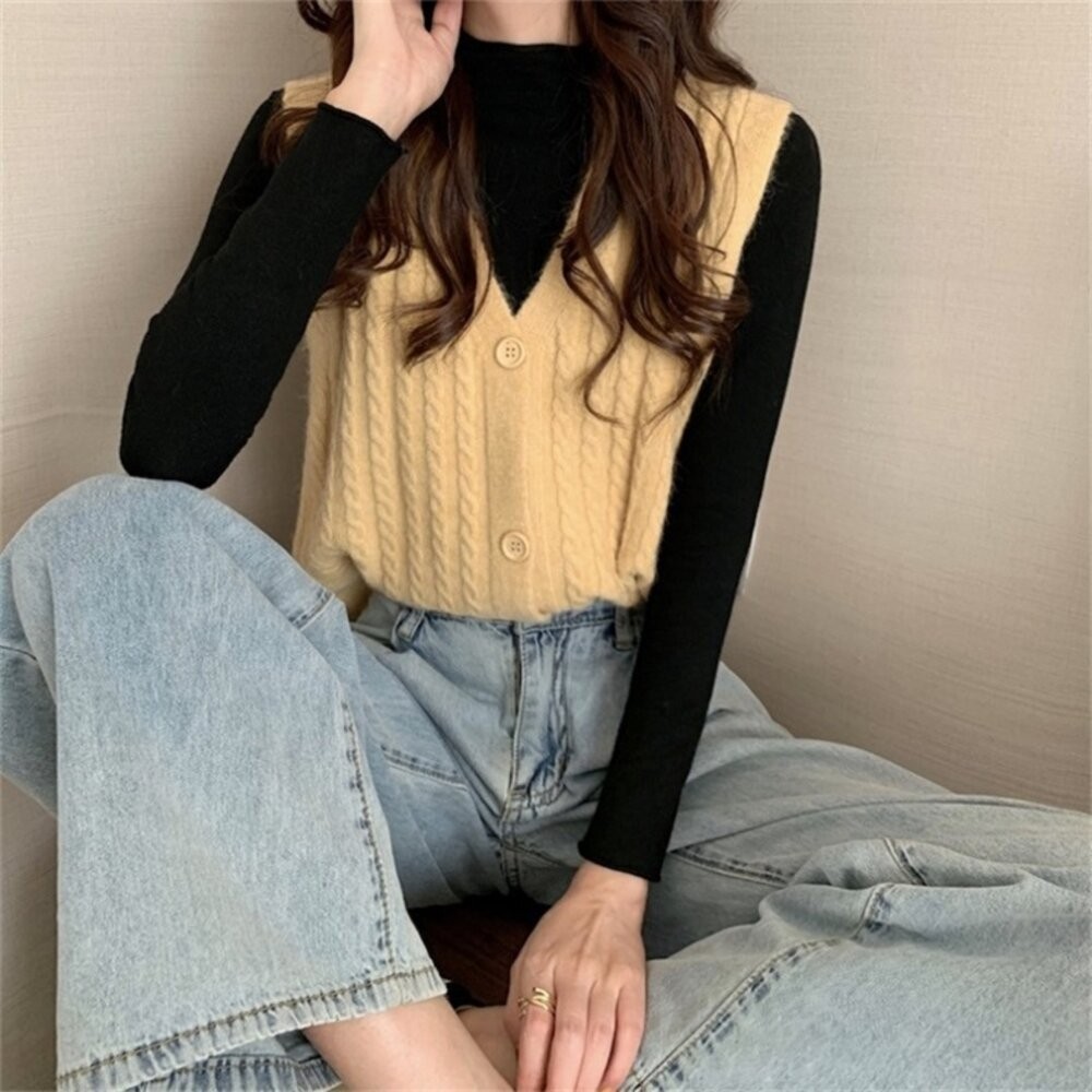 【台灣發貨】韓版V領復古麻花針織背心 小可愛 背心 衣服 女裝 外套 上衣【J360】-細節圖3