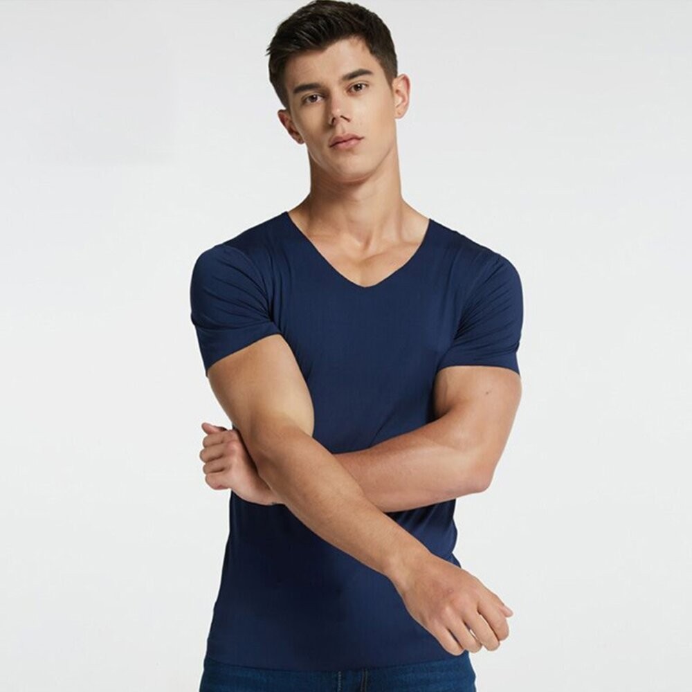 【台灣發貨】韓版薄款V領冰絲無痕短袖上衣 衣服 男裝 t恤 短袖t恤 上衣【T577】-細節圖3