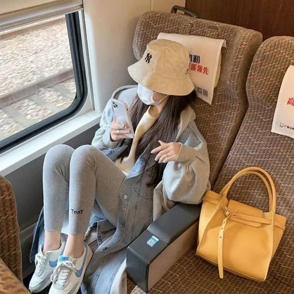 【台灣發貨】韓版休閒寬鬆拼接連帽牛仔外套 外套 防曬外套 女裝 上衣 衣服【J289】-細節圖3