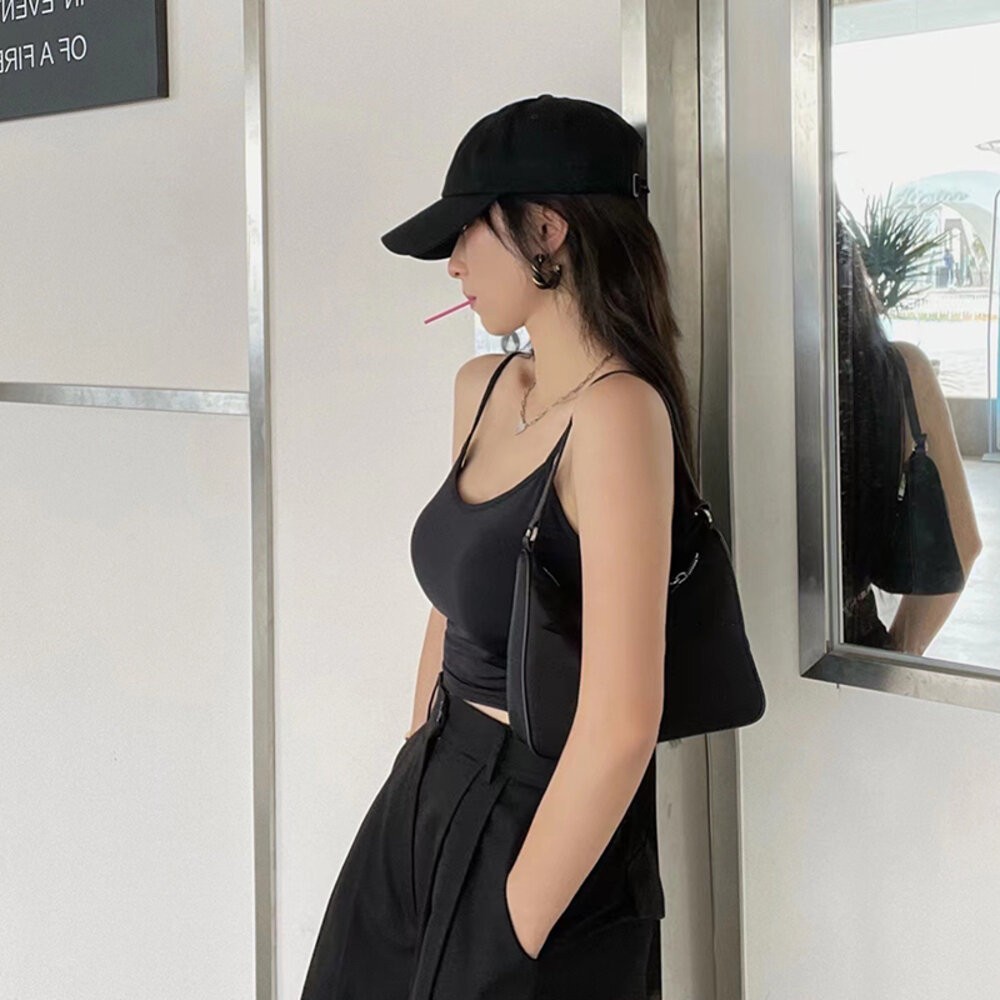 【台灣發貨】韓版冰絲無痕舒適透氣背心 帶胸墊免穿內衣 小可愛 背心 衣服 女裝 上衣【V298】-細節圖3