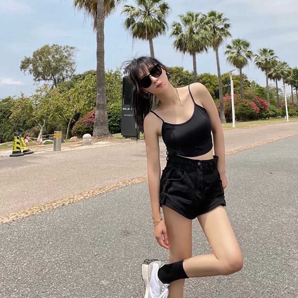 【台灣發貨】韓版冰絲無痕舒適透氣背心 帶胸墊免穿內衣 小可愛 背心 衣服 女裝 上衣【V298】-細節圖5