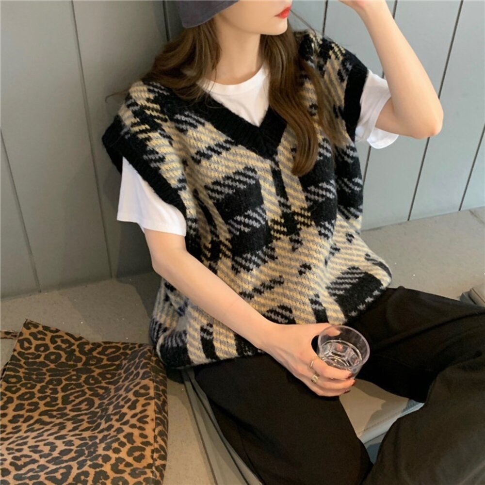 【台灣發貨】韓版V領條紋針織背心 小可愛 背心 衣服 女裝 上衣【W226】-細節圖4