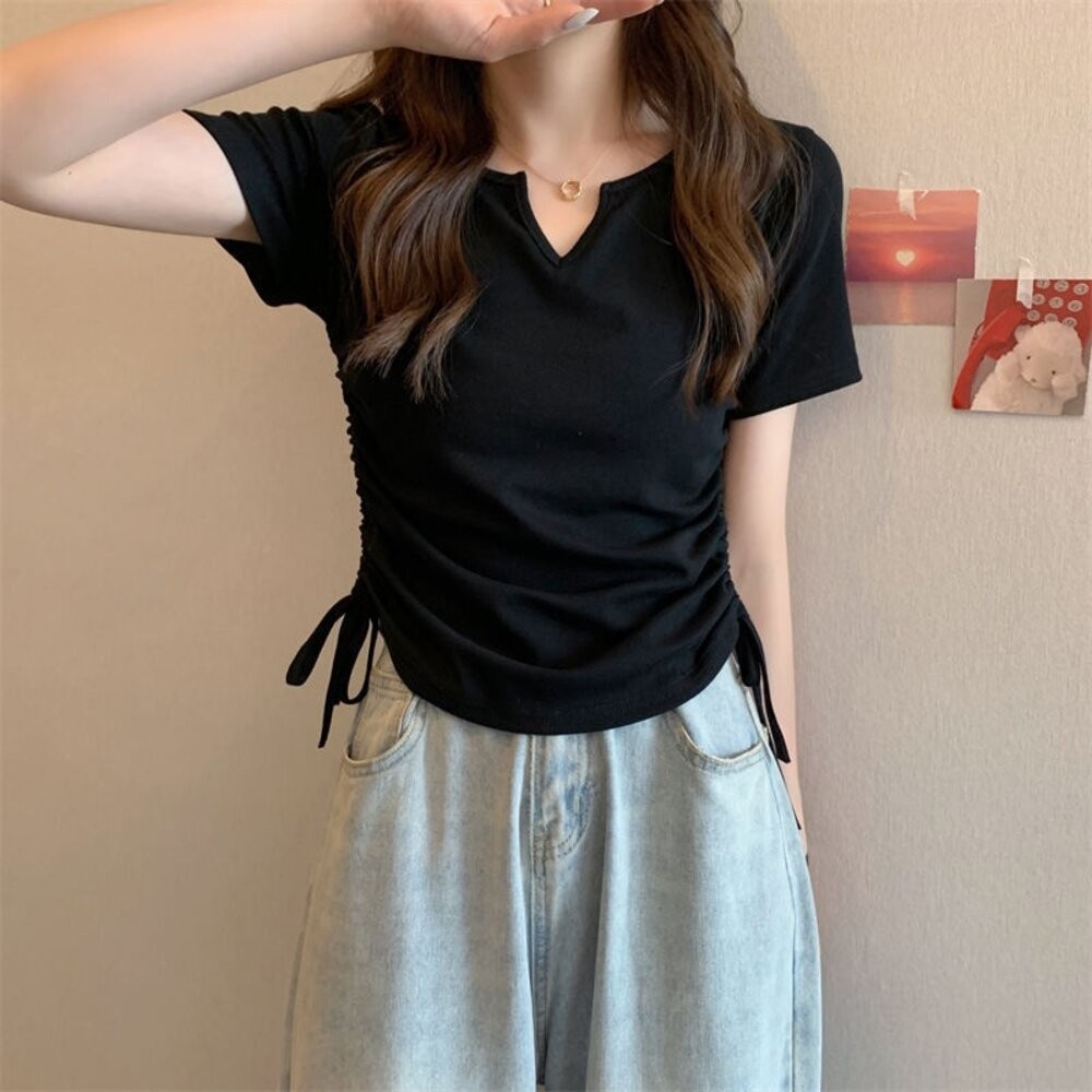【台灣發貨】韓版設計感V領抽繩短袖上衣 衣服 女裝 t恤 短袖t恤 上衣【T493】-細節圖5