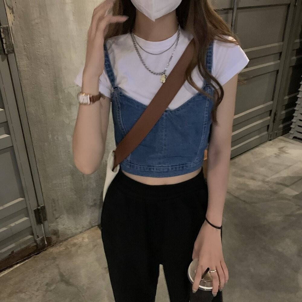 【台灣發貨】韓版設計感小眾牛仔吊帶背心 套裝 小可愛 背心 衣服 女裝 上衣 V220【T222】-細節圖9