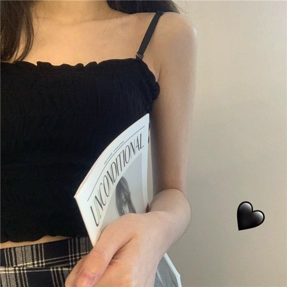 【台灣發貨】韓版細肩帶一字領設計感皺褶短版背心 小可愛 背心 衣服 女裝 上衣【V103】-細節圖6