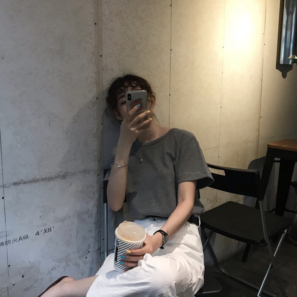 【台灣發貨】韓版素色圓領修身顯瘦短袖上衣 衣服 女裝 t恤 短袖t恤 上衣【T222】-細節圖5