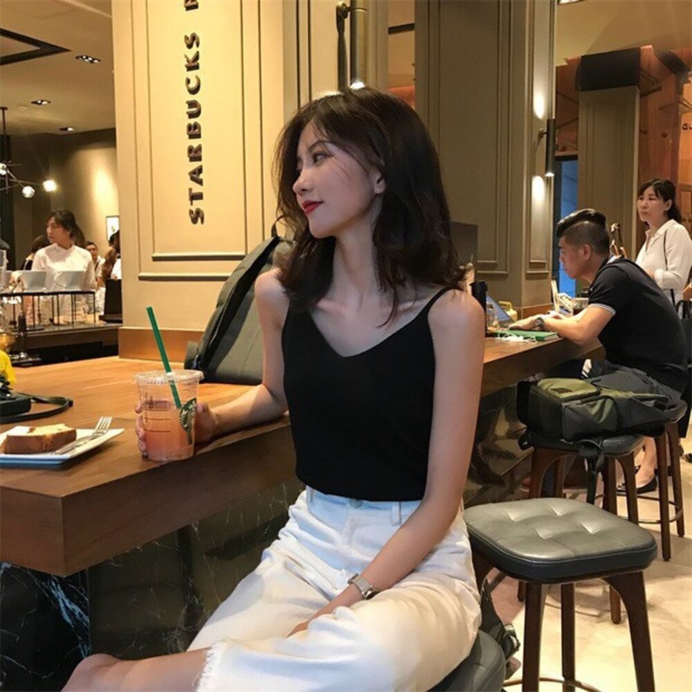 【台灣發貨】韓版V領寬鬆吊帶針織背心 小可愛 背心 衣服 女裝 上衣【V39】-細節圖6