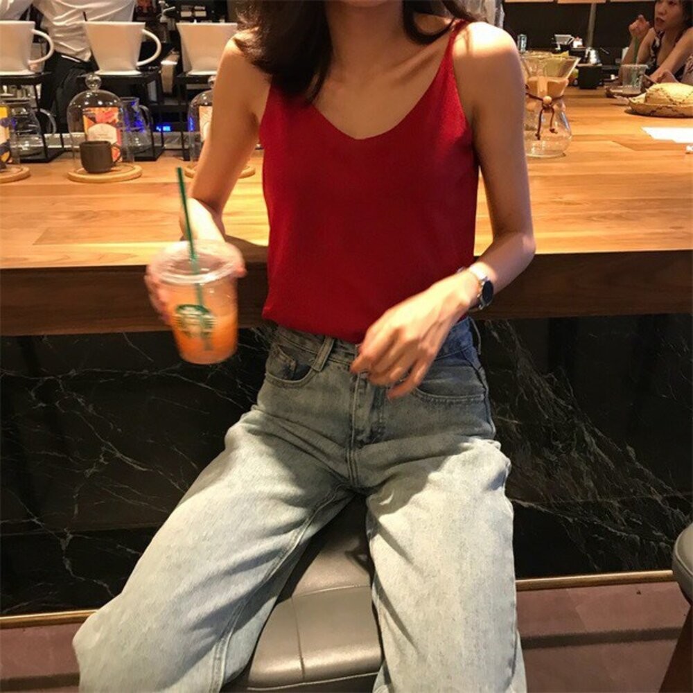 【台灣發貨】韓版V領寬鬆吊帶針織背心 小可愛 背心 衣服 女裝 上衣【V39】-細節圖9