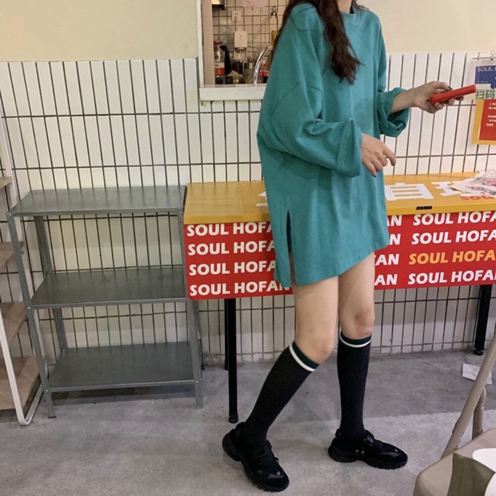 【台灣發貨】韓版慵懶寬鬆開叉素色長袖上衣 長袖上衣 長袖t恤 衣服 女裝 上衣【W185】-細節圖8