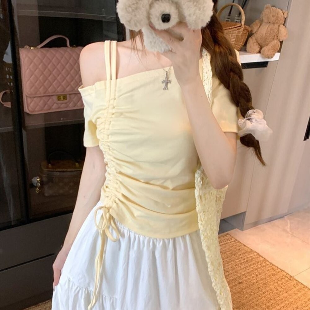 【台灣發貨】韓版設計感斜肩上衣 衣服 女裝 t恤 短袖t恤 上衣【T709】-細節圖4