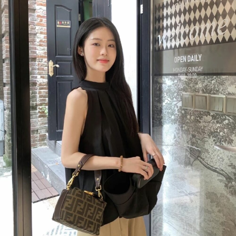【台灣發貨】韓版氣質溫柔風寬鬆無袖上衣 小可愛 背心 衣服 女裝 上衣【V470】-細節圖4