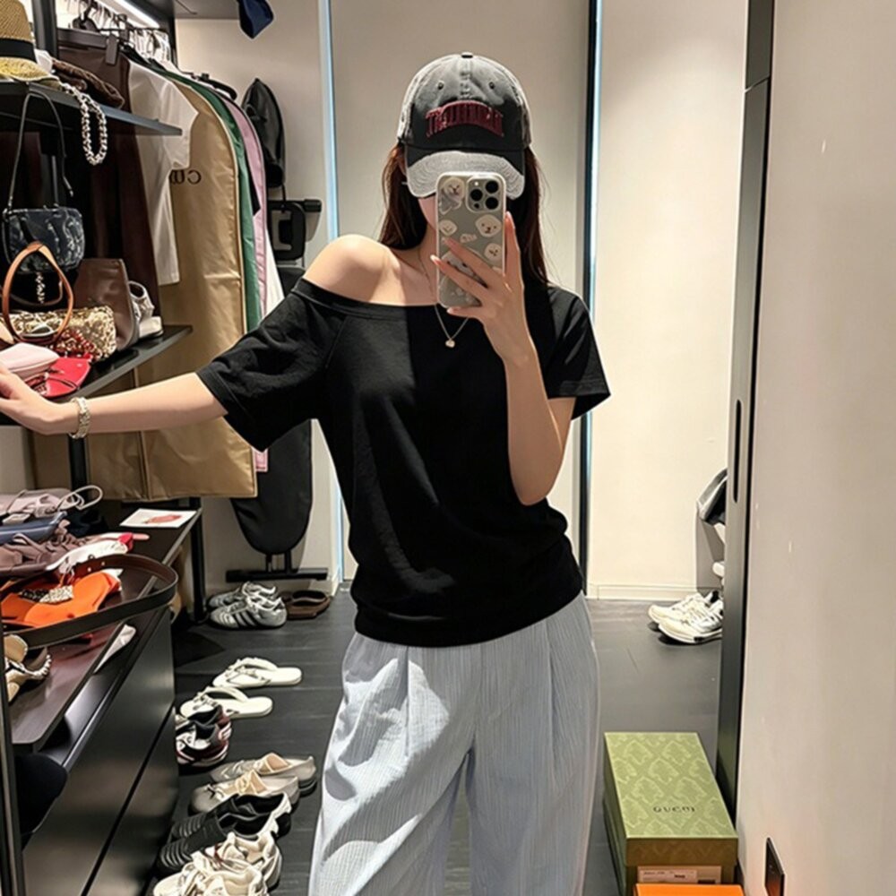 【台灣發貨】韓版一字斜露肩上衣 衣服 女裝 t恤 短袖t恤 上衣【T617】-細節圖8