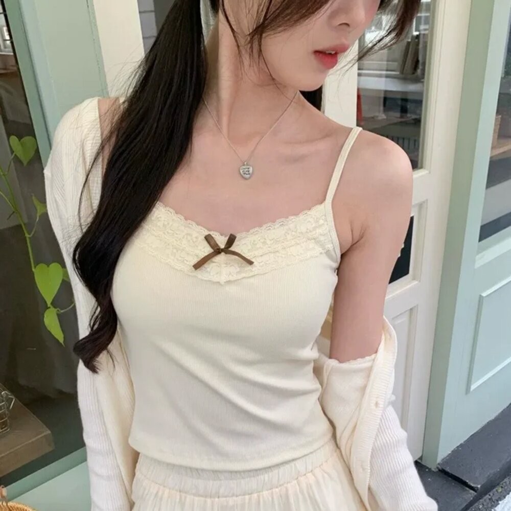 【台灣發貨】韓版法式蕾絲花邊吊帶小背心 帶胸墊免穿內衣 小可愛 背心 衣服 女裝 上衣【V342】-細節圖6