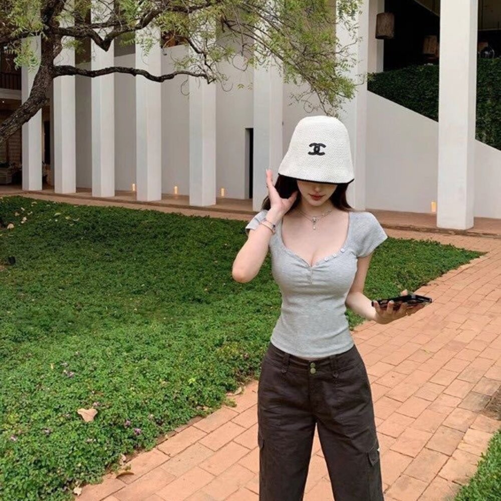 【台灣發貨】韓版修身顯瘦V領短袖上衣 小可愛 背心 衣服 女裝 上衣【T625】-細節圖9