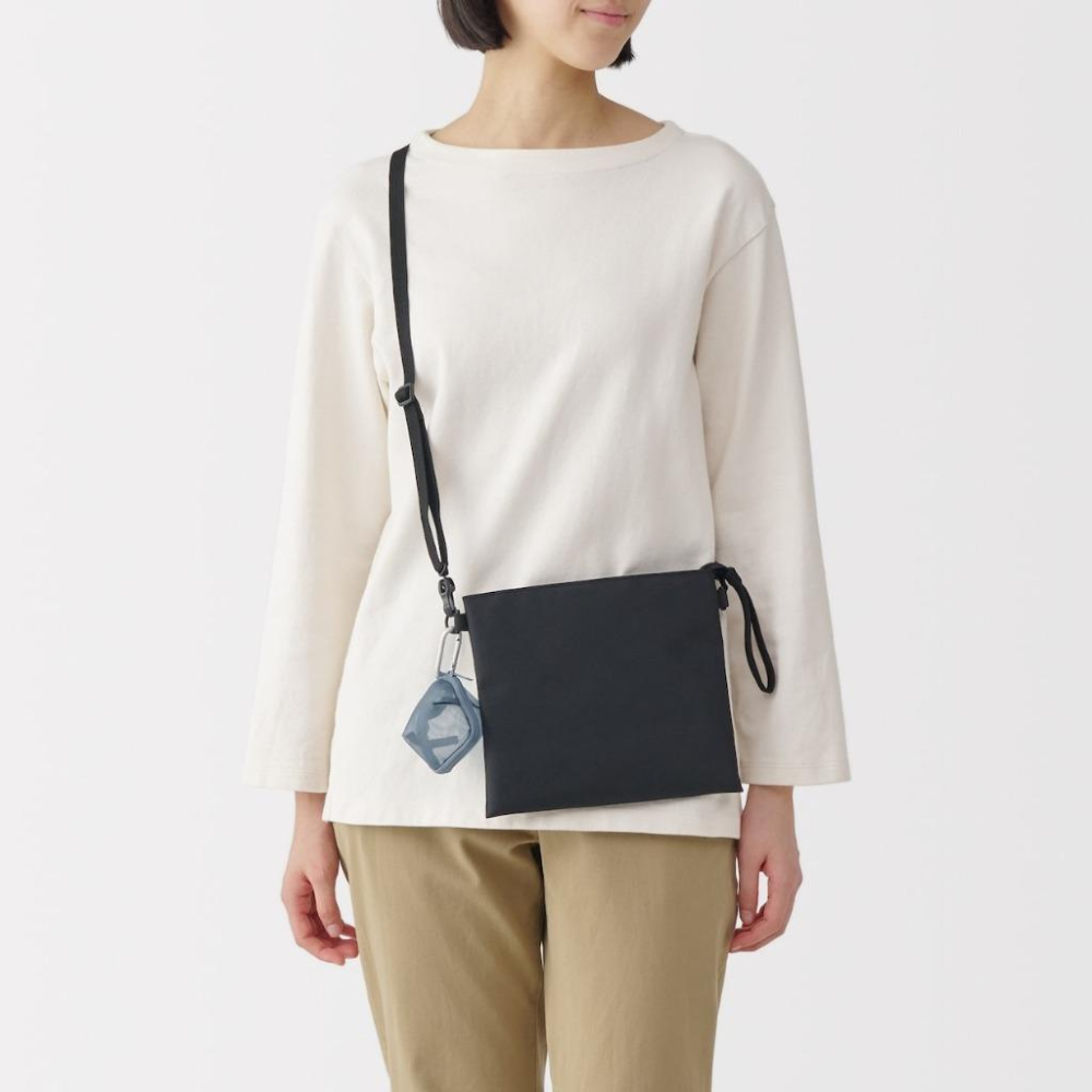 日本限定 無印良品 隨身包 零錢包 耳機包 吊掛包 尼龍網格小包包-細節圖3