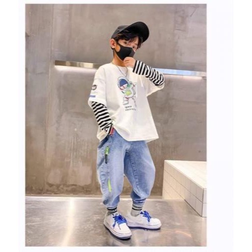 手邊現貨出清-太空人上衣(白)-細節圖2