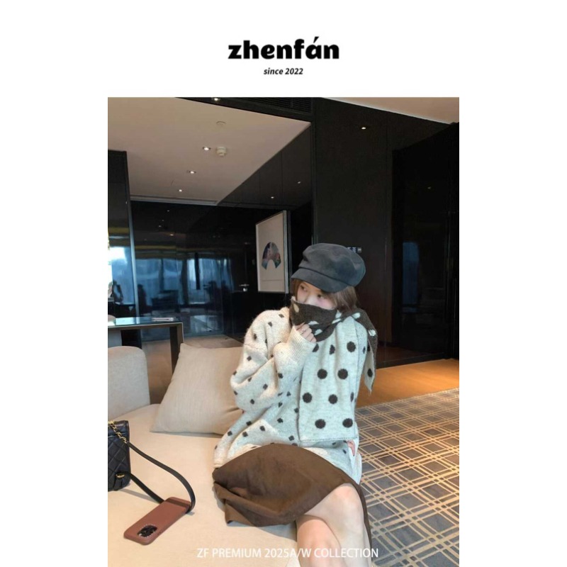 ⭕下單前請先聊聊有無庫存⭕韓系帶圍巾淨色波點軟糯針織毛衣(配圍巾)-細節圖10