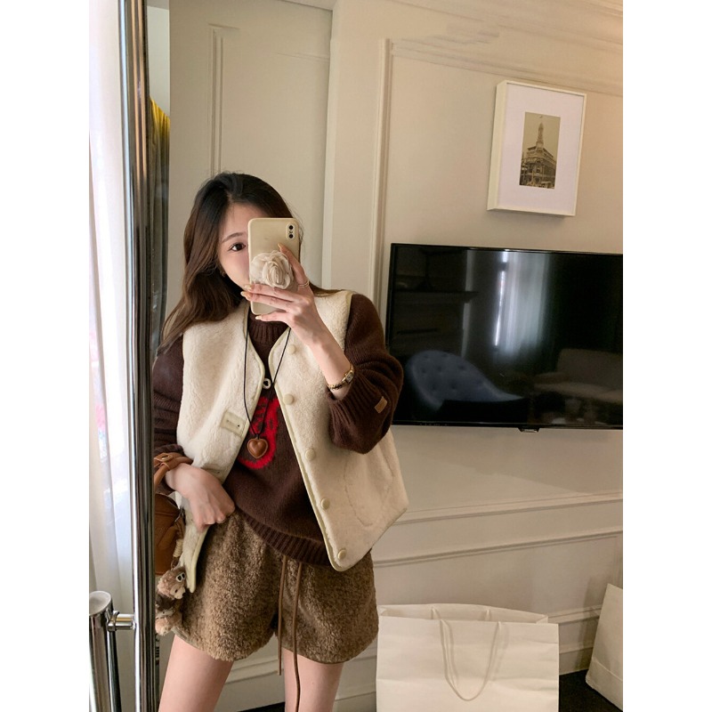 ⭕下單前請先聊聊有無庫存⭕【Y.JIA】高腰百搭毛絨休閒短褲-細節圖3