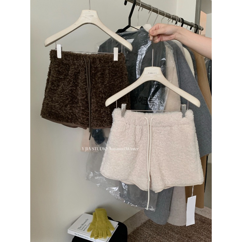 ⭕下單前請先聊聊有無庫存⭕【Y.JIA】高腰百搭毛絨休閒短褲-細節圖5