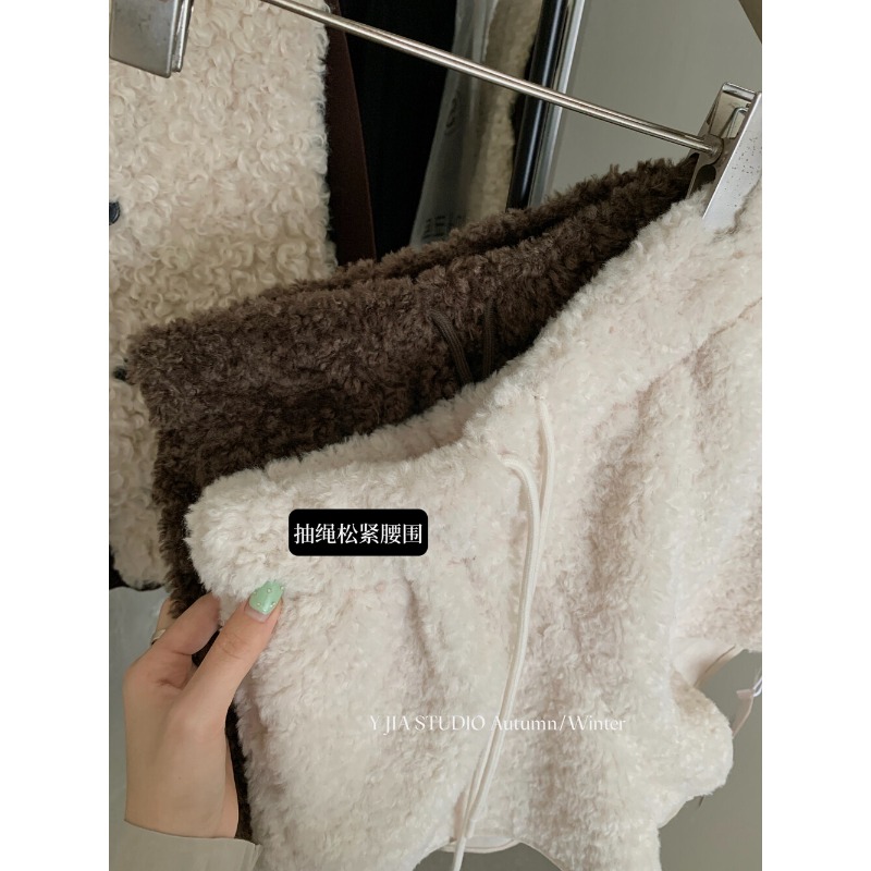 ⭕下單前請先聊聊有無庫存⭕【Y.JIA】高腰百搭毛絨休閒短褲-細節圖8