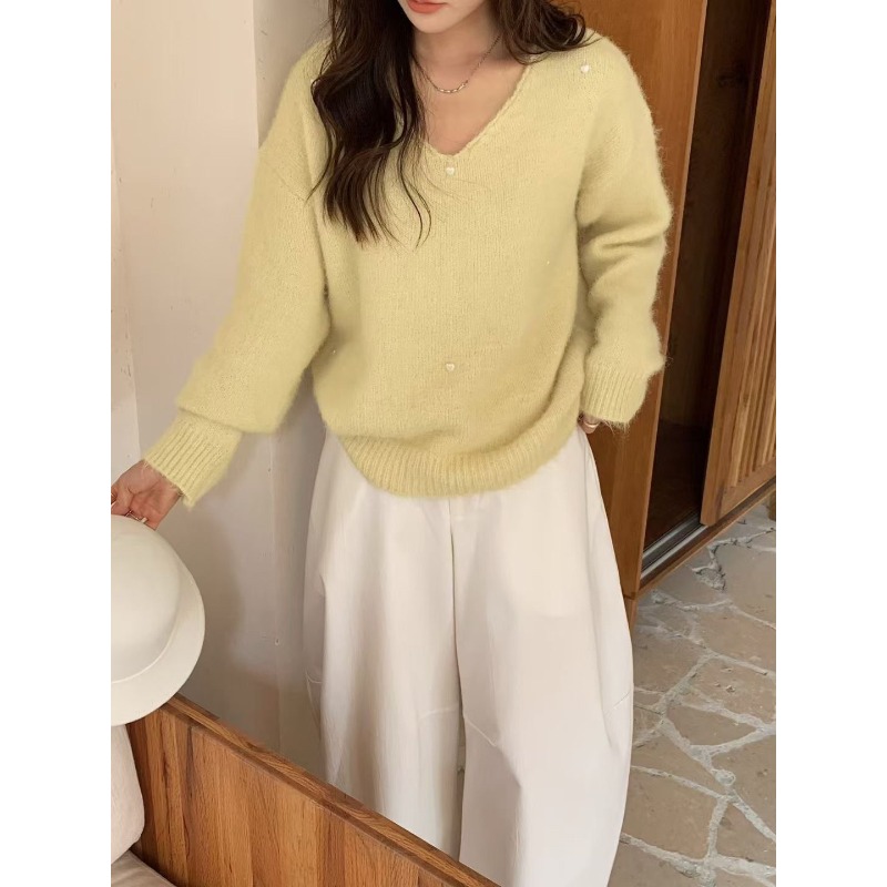 ⭕下單前請先聊聊有無庫存⭕韓系V領桃心❤️釘珠針織上衣-細節圖9