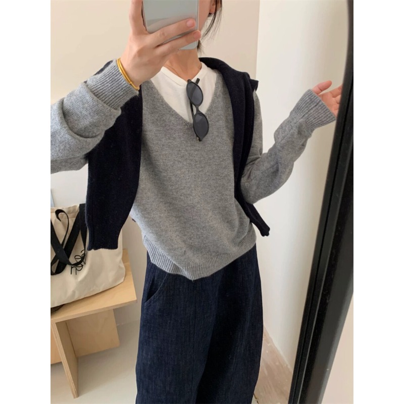 ⭕下單前請先聊聊有無庫存⭕【Y.JIA】韓系V領簡約百搭針織衫-細節圖7