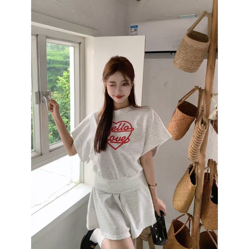 ⭕下單前請先聊聊有無庫存⭕韓妞愛心字母飛袖套裝-細節圖2