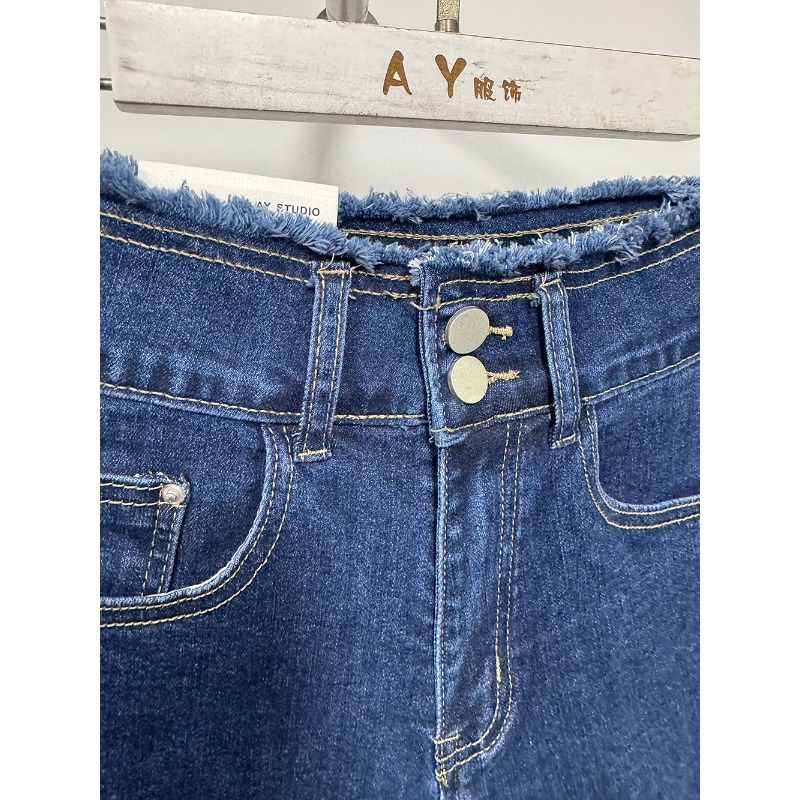 ⭕下單前請先聊聊有無庫存⭕ᴀʏ.韓系高腰毛邊雙釦愛心後口袋彈力牛仔短褲-細節圖7
