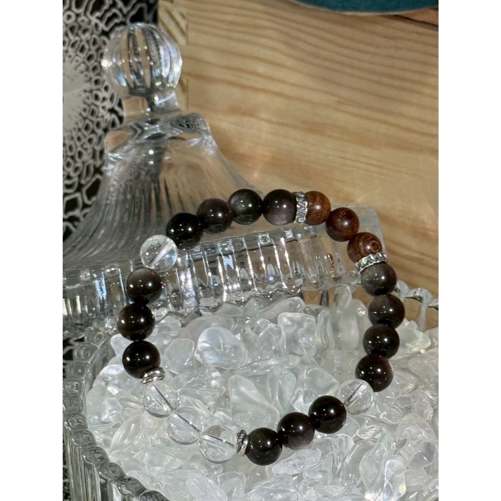 靜黑｜沉木×銀曜石×白水晶｜情緒穩定能量水晶手鍊（生命靈數2/6/7/9推薦）-細節圖3