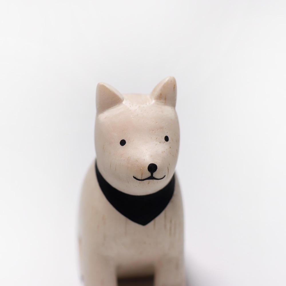 現貨新品 日本手工雕刻超可愛木頭小動物 秋田犬-細節圖5