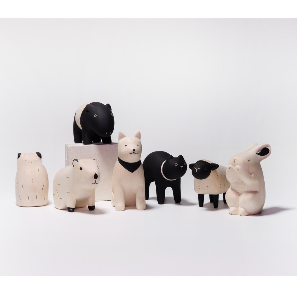 現貨新品 日本手工雕刻超可愛木頭小動物 秋田犬-細節圖6