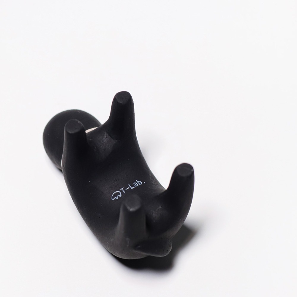 現貨新品 日本手工雕刻超可愛木頭小動物  黑貓-細節圖5