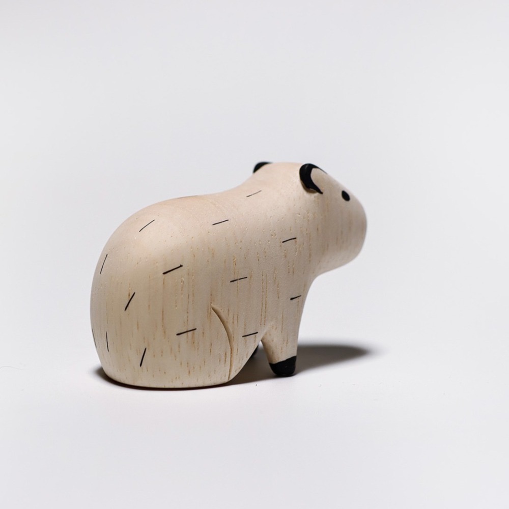 現貨新品 日本手工雕刻超可愛木頭小動物 水豚君-細節圖2
