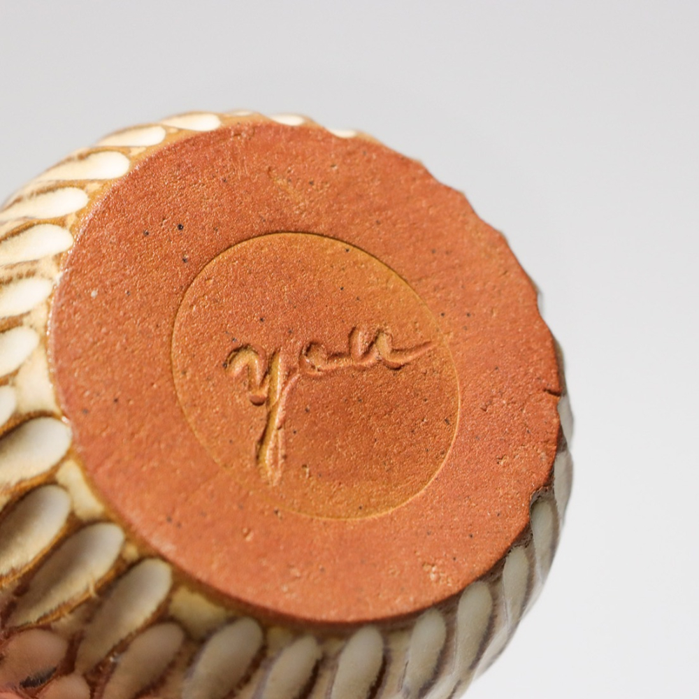 現貨 日本 yuzangama祐山窯手工雕刻小花瓶 花器小巧精緻-細節圖5